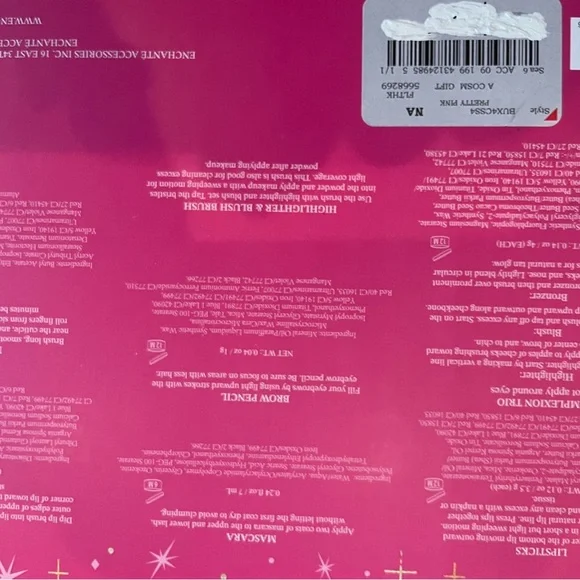 Nicole Miller Essential Makeup Collection Gift Set | New in Box - Picture 5 of 5